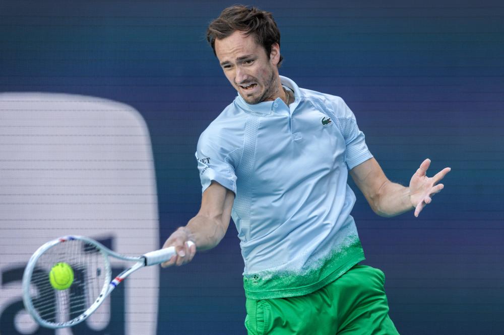 太尴尬！梁靖崑被观众“表白”，一脸严肃，孙颖莎偷笑，队友都懵了