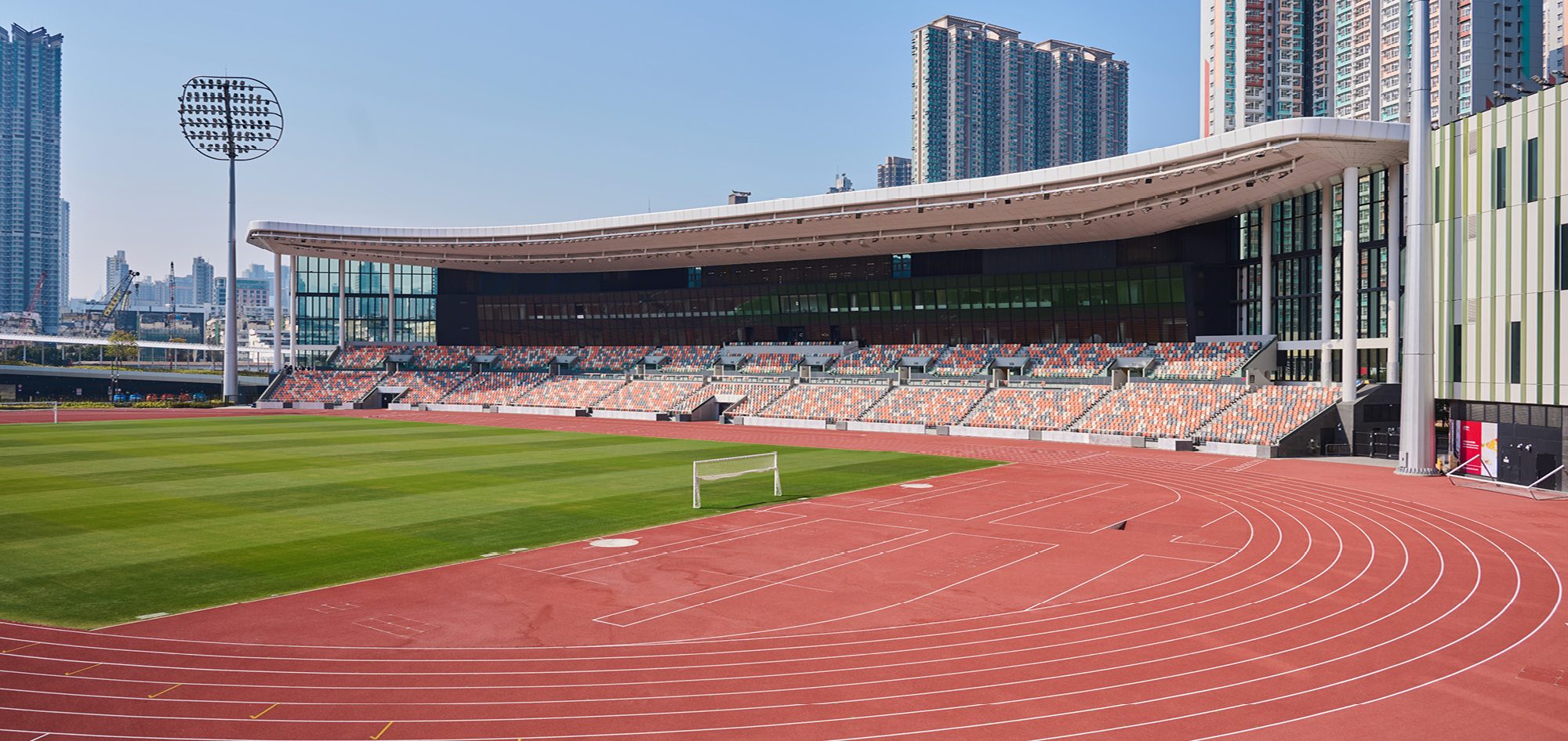 每体：拉菲尼亚是巴萨非卖品，个人目标赢得欧冠和2026年世界杯