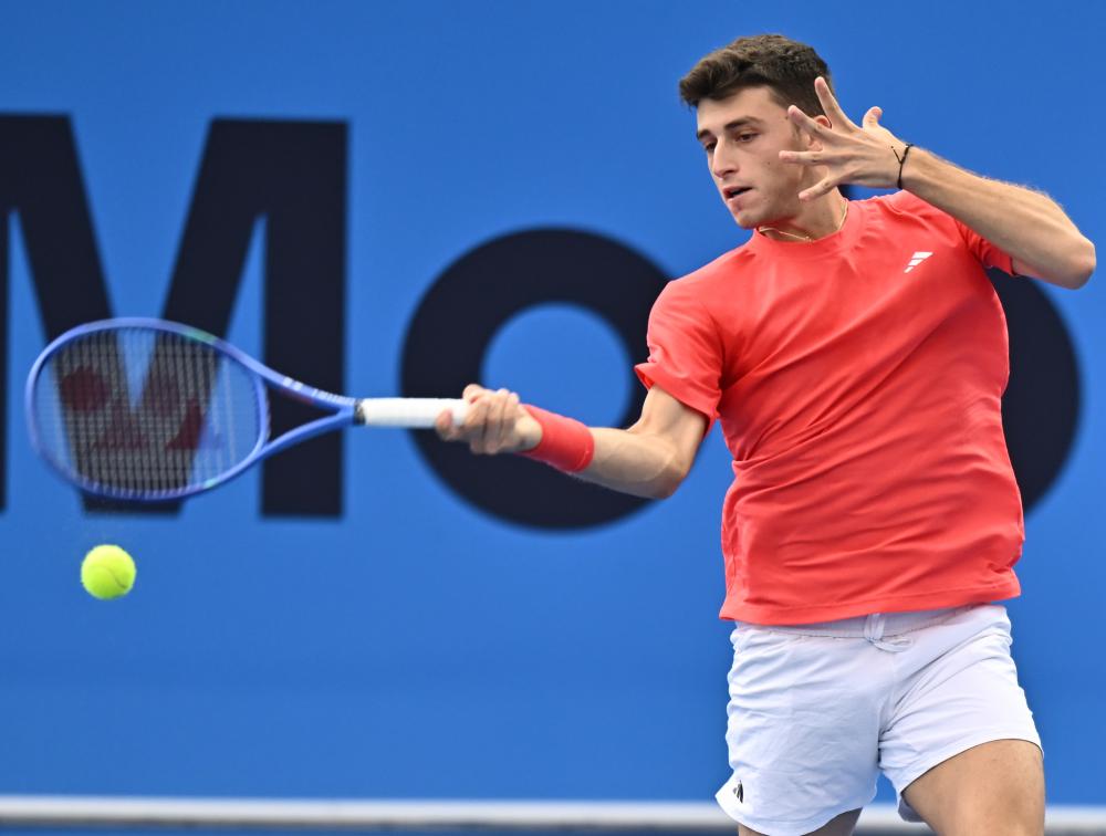 悉尼德比首发：巴巴洛塞斯PK罗里，基斯佩在列